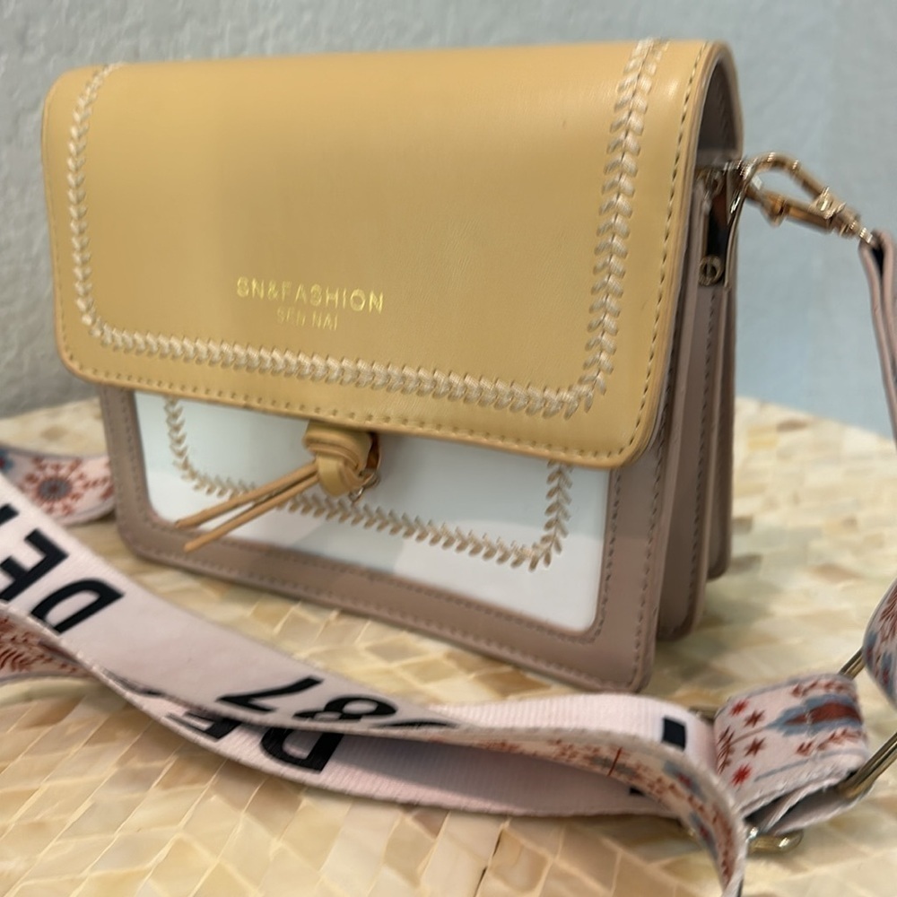 Crossbody purse - Picture 3 of 7